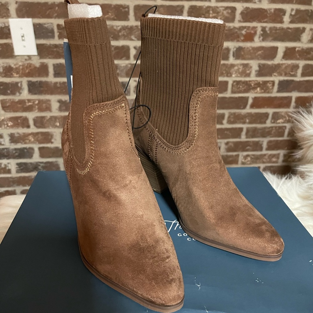 Universal Thread “Boots”